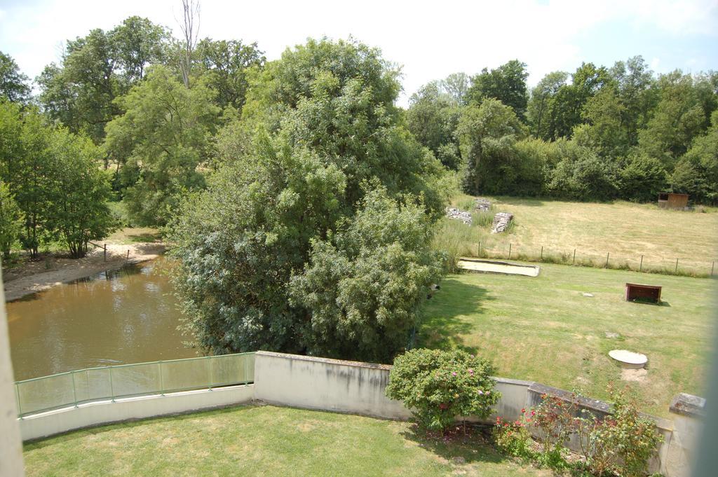 Le Moulin Neuf Bed & Breakfast Vignoux-sur-Barangeon Rom bilde