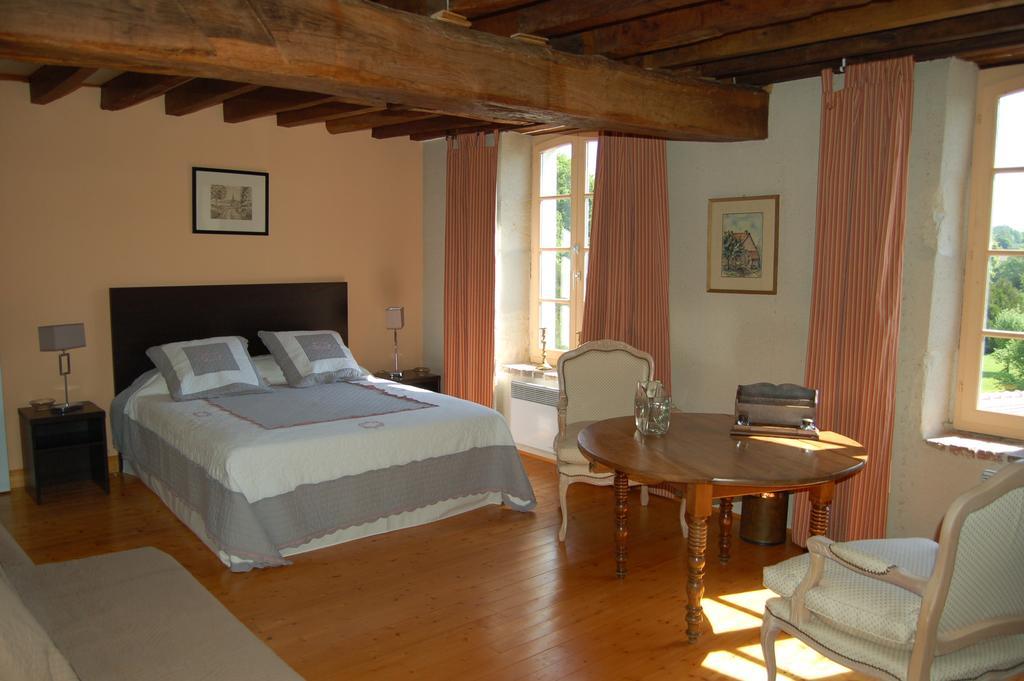 Le Moulin Neuf Bed & Breakfast Vignoux-sur-Barangeon Rom bilde